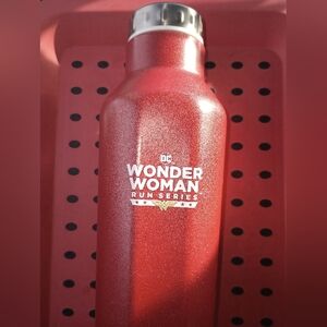 Wonder Woman Red Insolated Water Bottle 20 Oz
